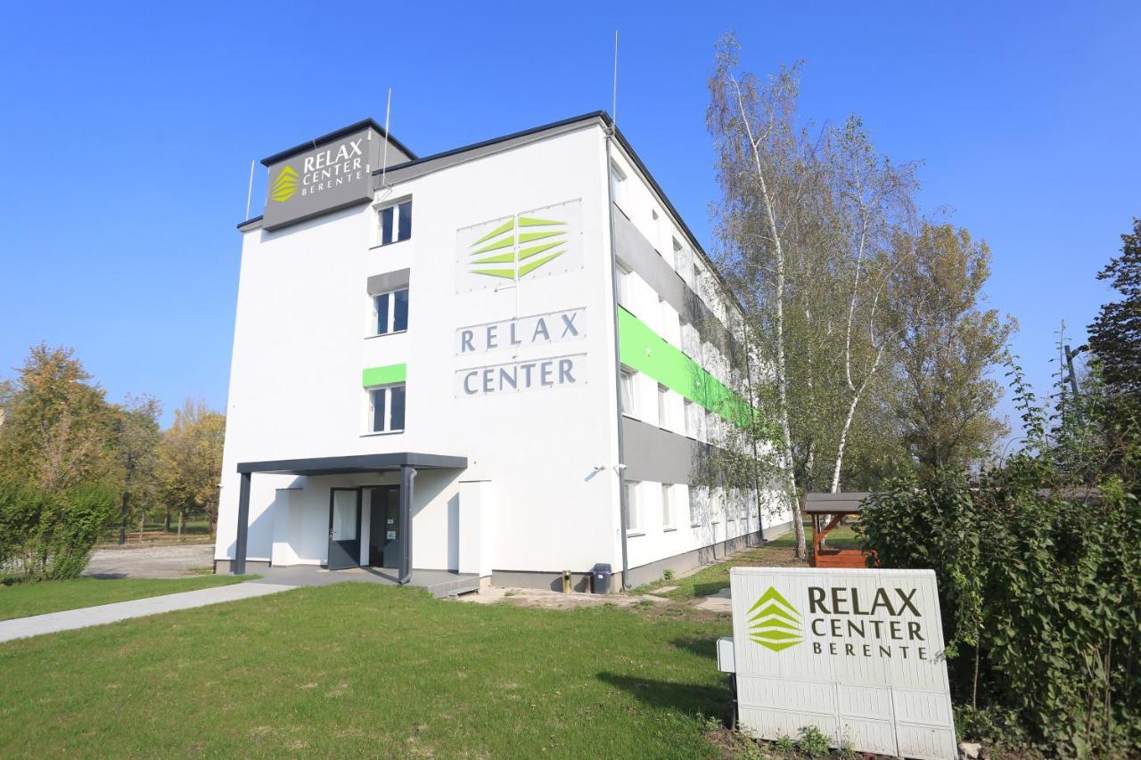 Relax Center Hostel Berente Exterior photo